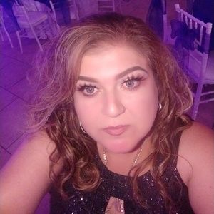 Meet your Posher, Cristina